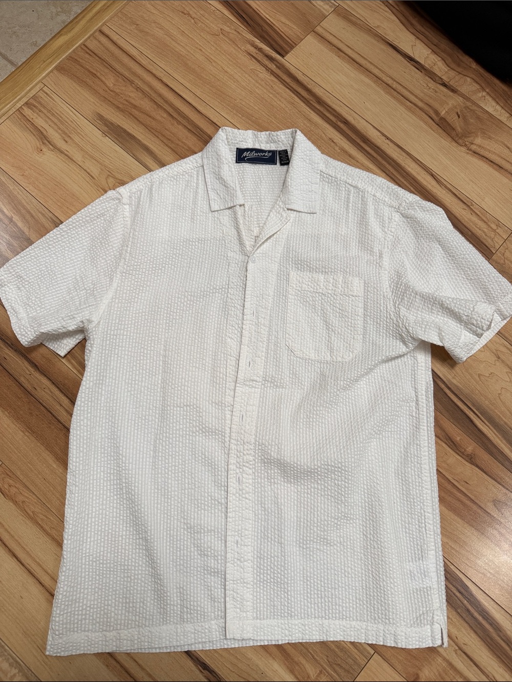 Men’s White Seersucker Short-Sleeve Shirt